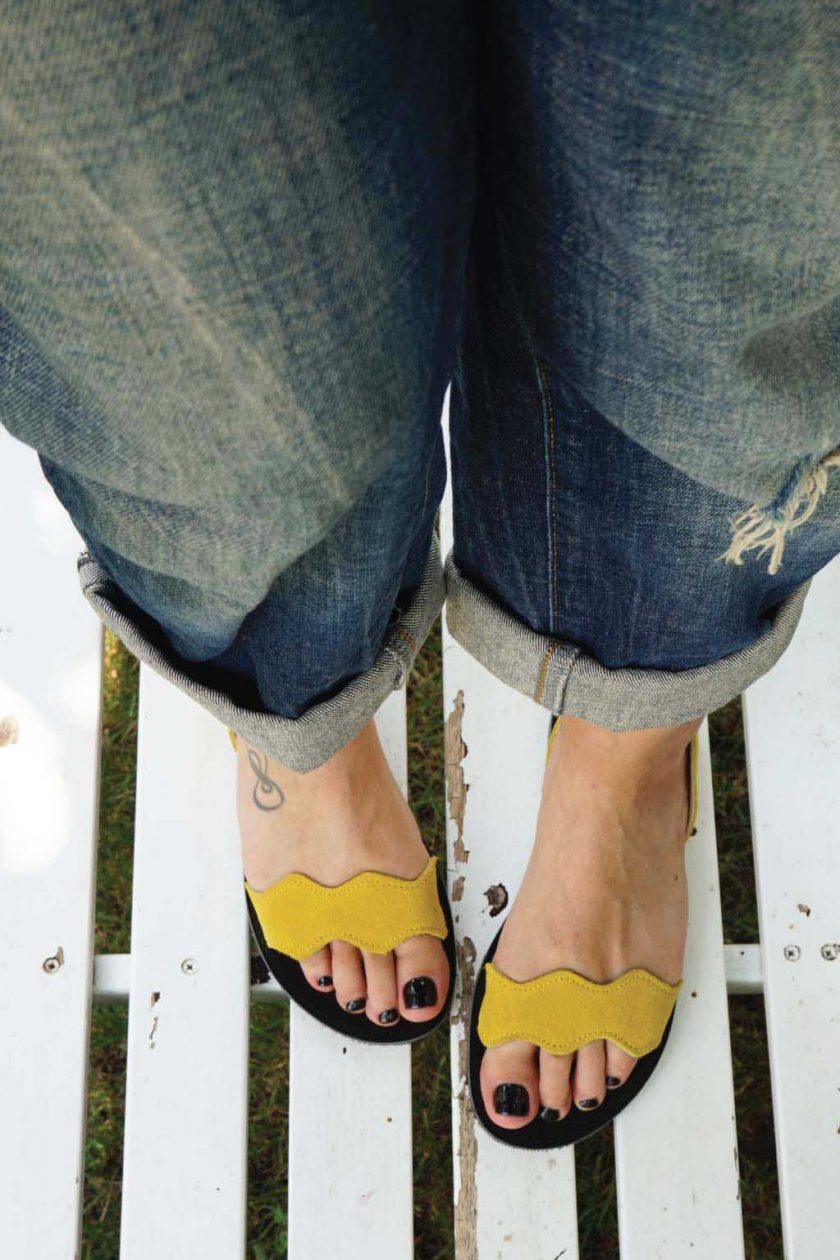Sandały damskie ze skóry naturalnej FUNKY VIBE, żółte
